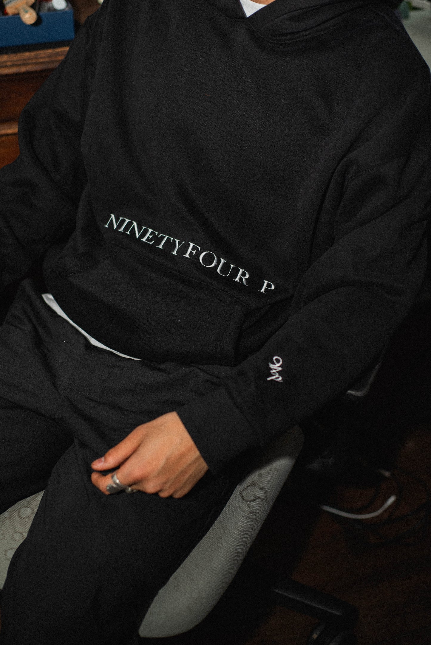 Black / Classic NINETY FOUR P Hoodie